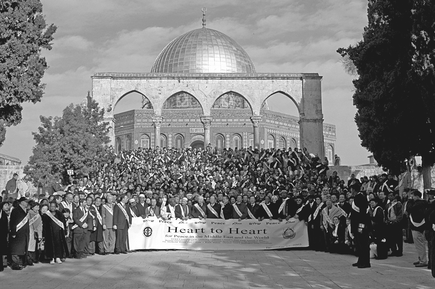 22 грудня 2003 року релігійні лідери мирної ініціативи на Близькому Сході зібралися перед Куполом Скелі в Єрусалимі